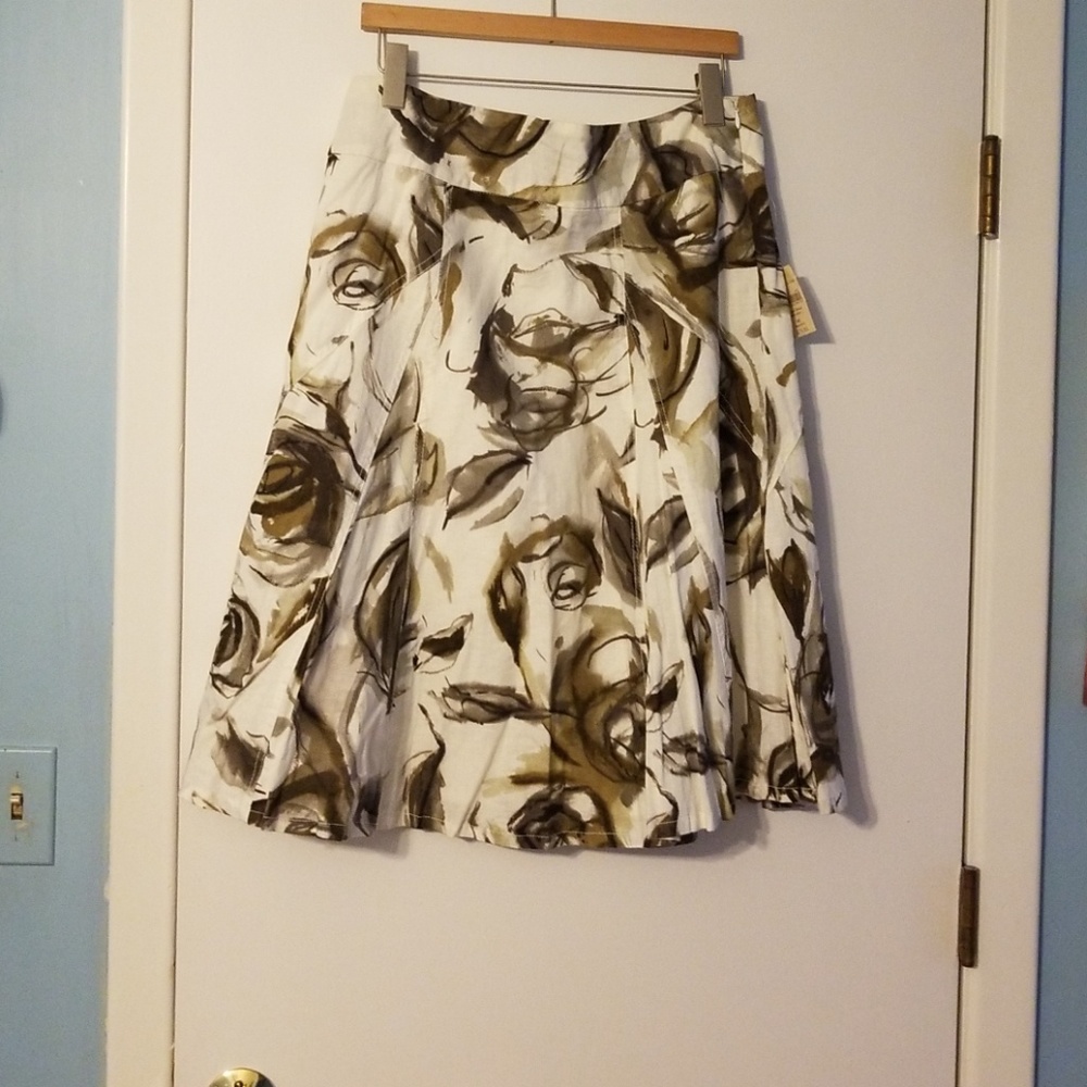Flowered print skirt